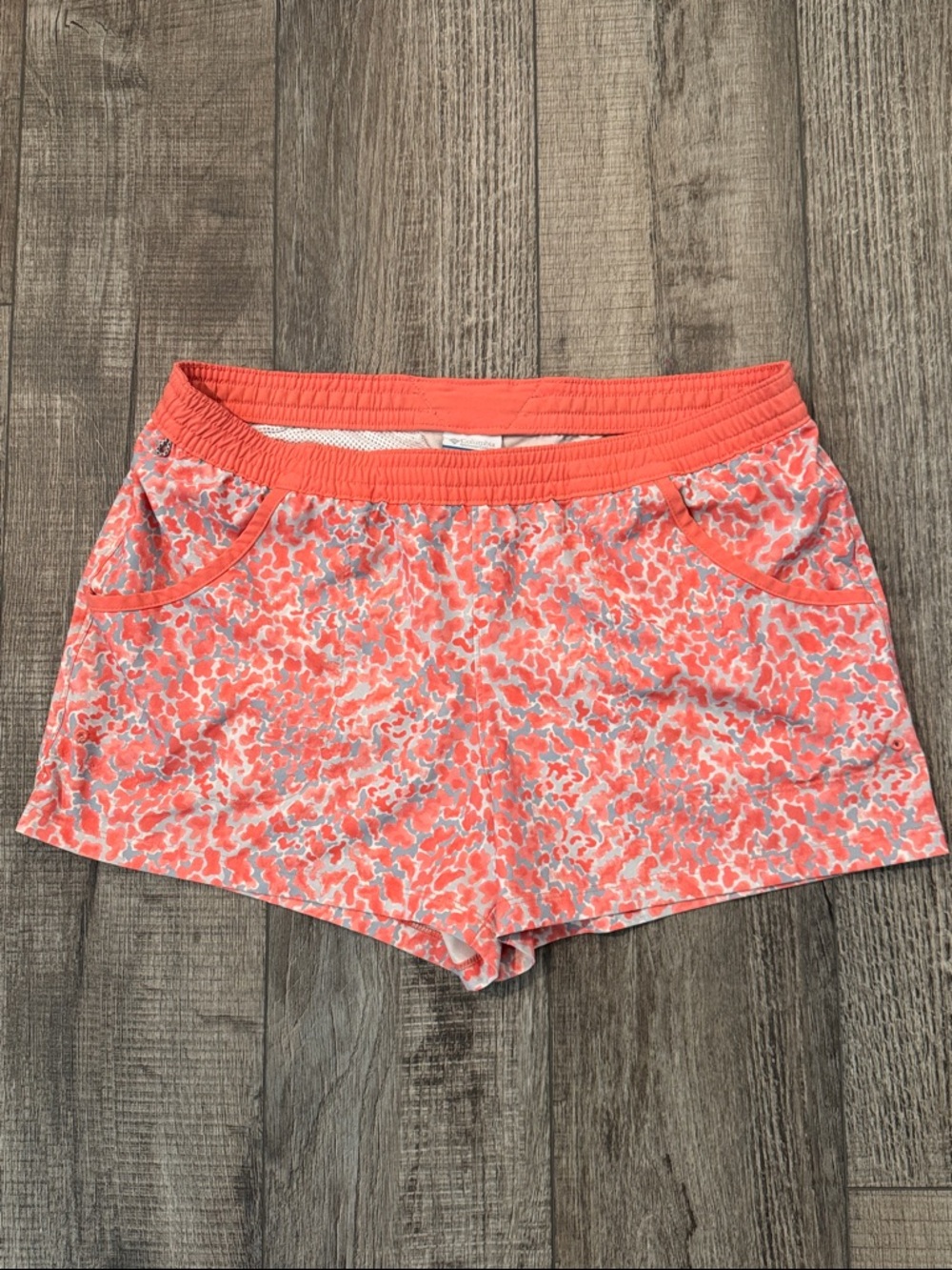 Columbia Women’s PFG Coral Patterned Shorts